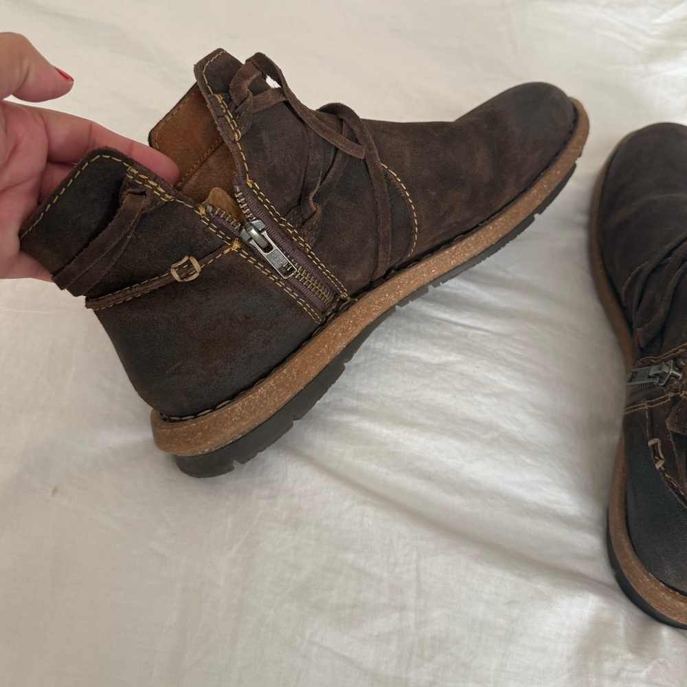 Born Brown Leather Boots - Picture 5 of 10